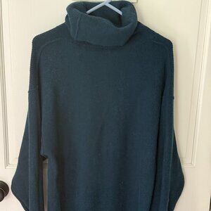 Free People turleneck sweater. Blue/green